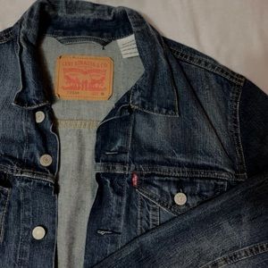 LEVI’S Women Denim Jacket Original 1967 - lightly used